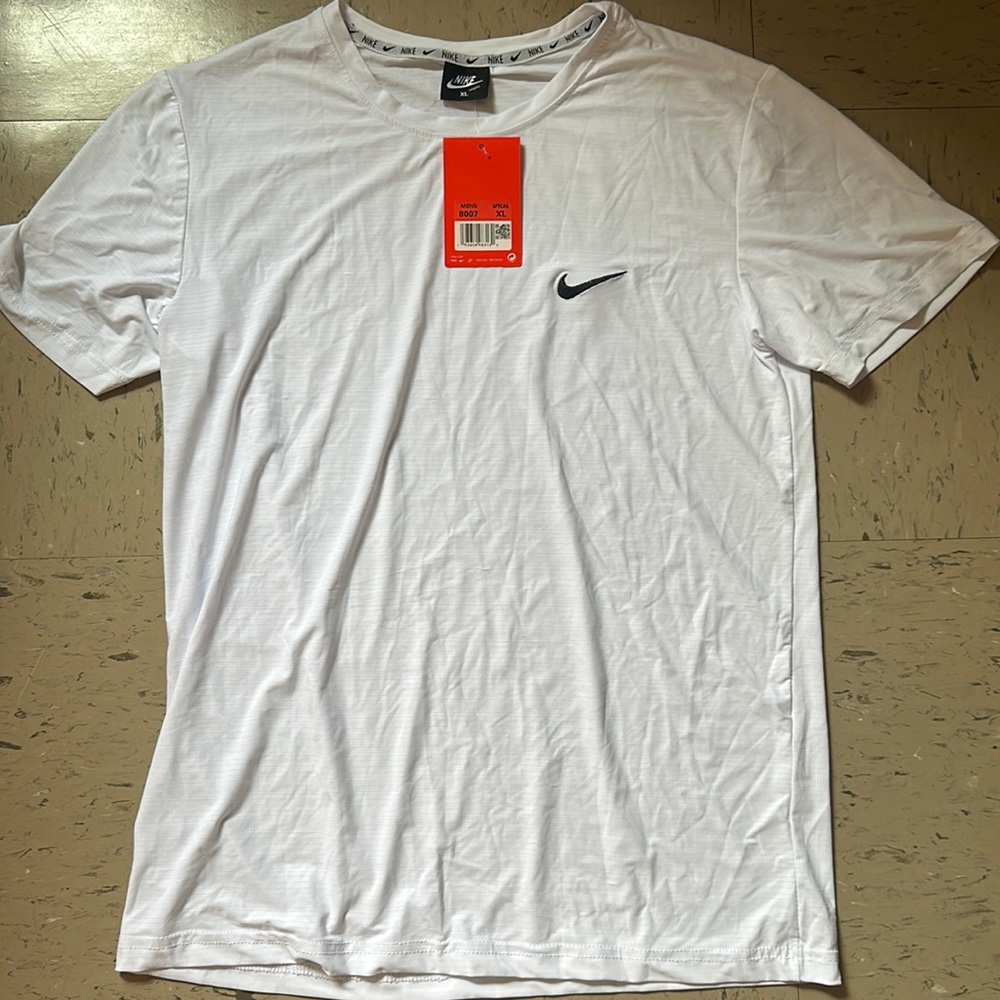 Nike Men’s XL White Gym T-Shirt